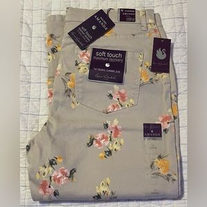 Gloria Vanderbilt Amanda Soft Touch Maximum Recovery Original Slimming Jean